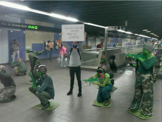 GrisonRincon's tweet photo. "De niño eran mis héroes, ahora me reprimen..." https://t.co/nIKKWSovTh
