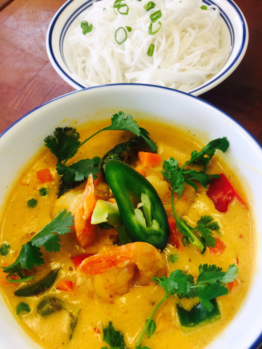Thebskitchen10's tweet photo. Wednesday Special with Shrimp Curry served with rice vermicelli or white rice @ 5000 Burnet Rd 78756. https://t.co/7J9ZVgyw6p