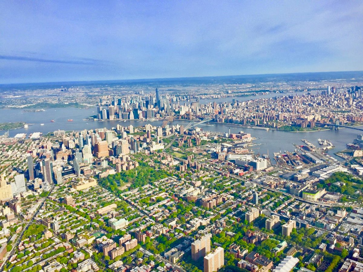 massventure's tweet photo. Investing in Real Estate: Single Family Homes or Multi-Family? https://t.co/jd39jaxjmU via @crowdfundinside @massventure https://t.co/VGVOwtlnFp