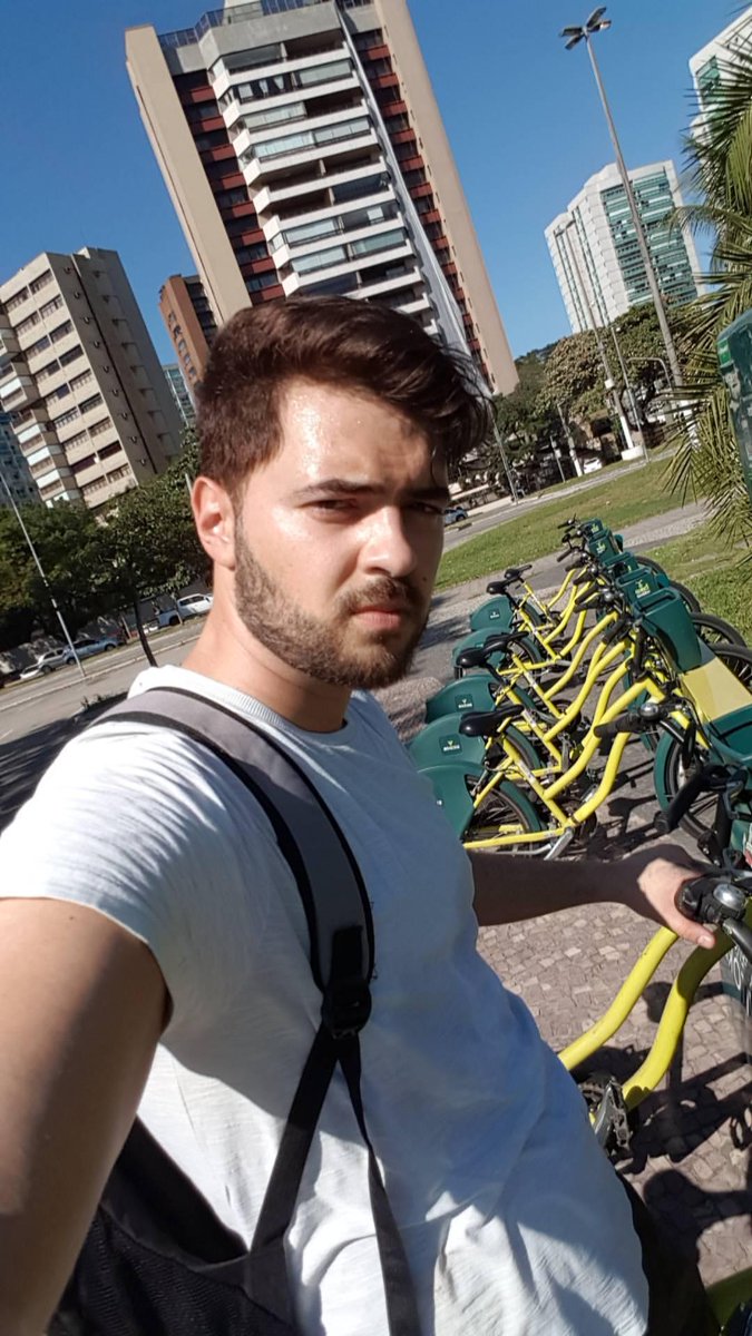 caio__joe's tweet photo. #Capotei , saí girando, passei por baixo e por cima da bicicleta duas vezes, caí de costas com as pernas para cima. Não me machuquei. https://t.co/mZ4ZQEuDIH