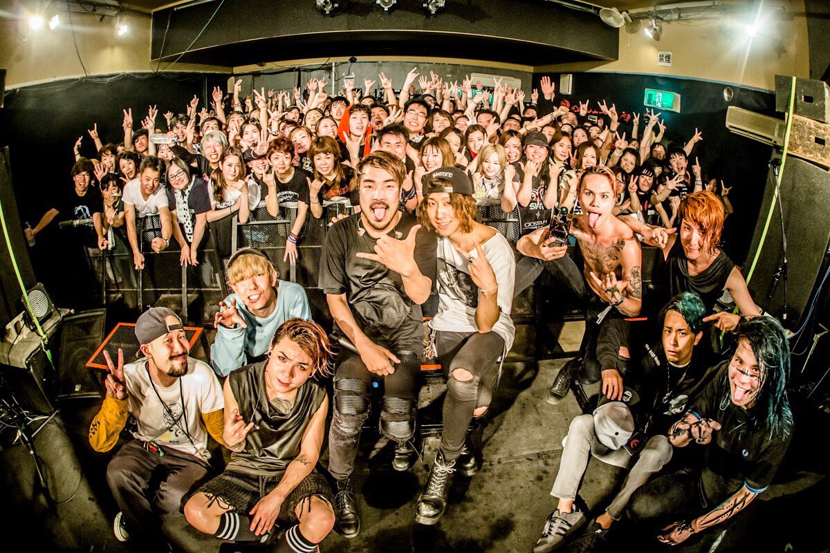 oor_teru's tweet photo. いいなー、CrossfaithとSUPER BEAVERとか行きたすぎる。。めっちゃ小さなライブハウスだね😜
#北海道 https://t.co/xS6SJdlUMS