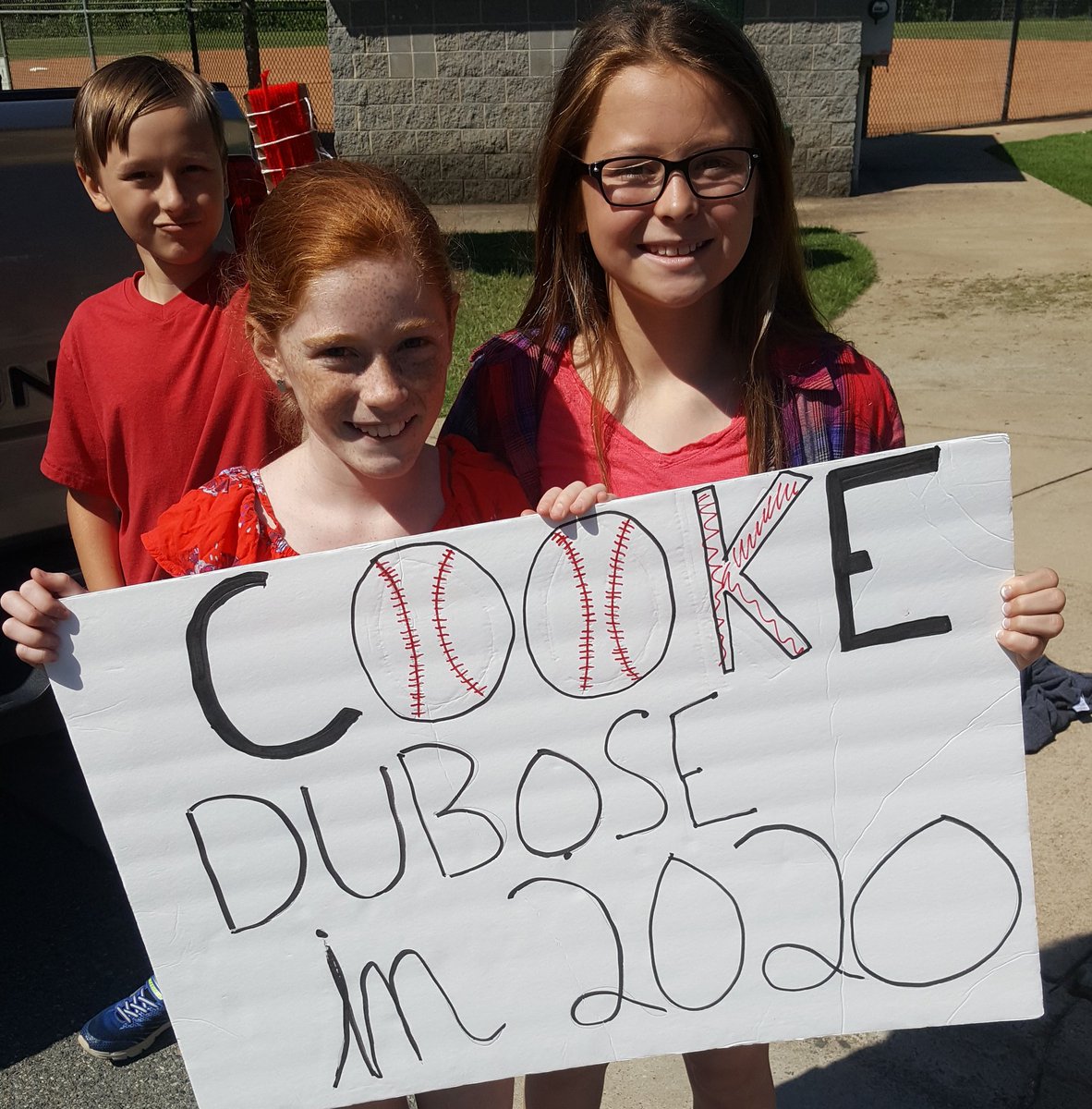 Joey_Beeler's tweet image. At Davidson Elementary for @dcbaseball_ send off to College Station. This sign is AWESOME! #CatsAreWild #RoadToOmaha #CookeDuBose2020