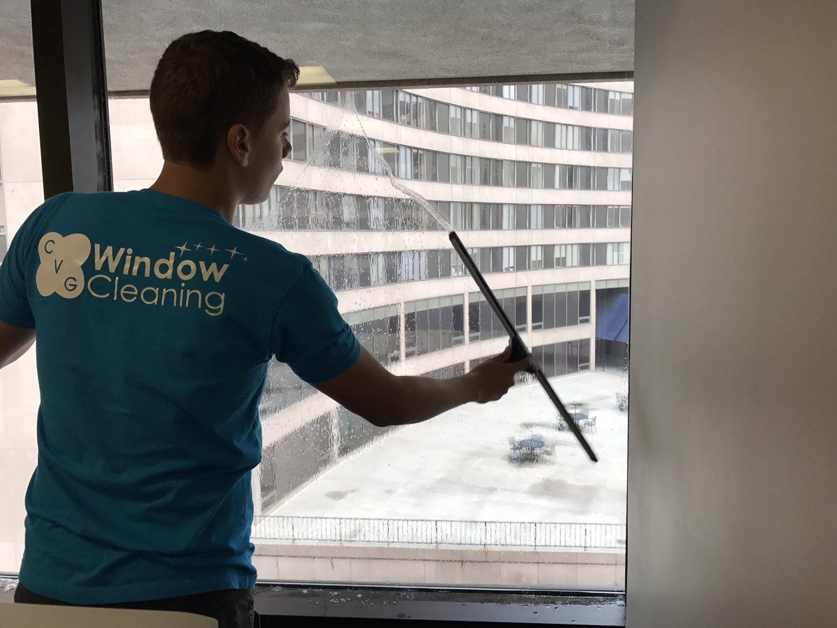 TheCVG's tweet photo. Window cleaning downtown Hartford. #sorbo #cvgwindowcleaning #connecticutwindowcleaning #windowcleaner #windowcleaning https://t.co/v8MTib7GO9