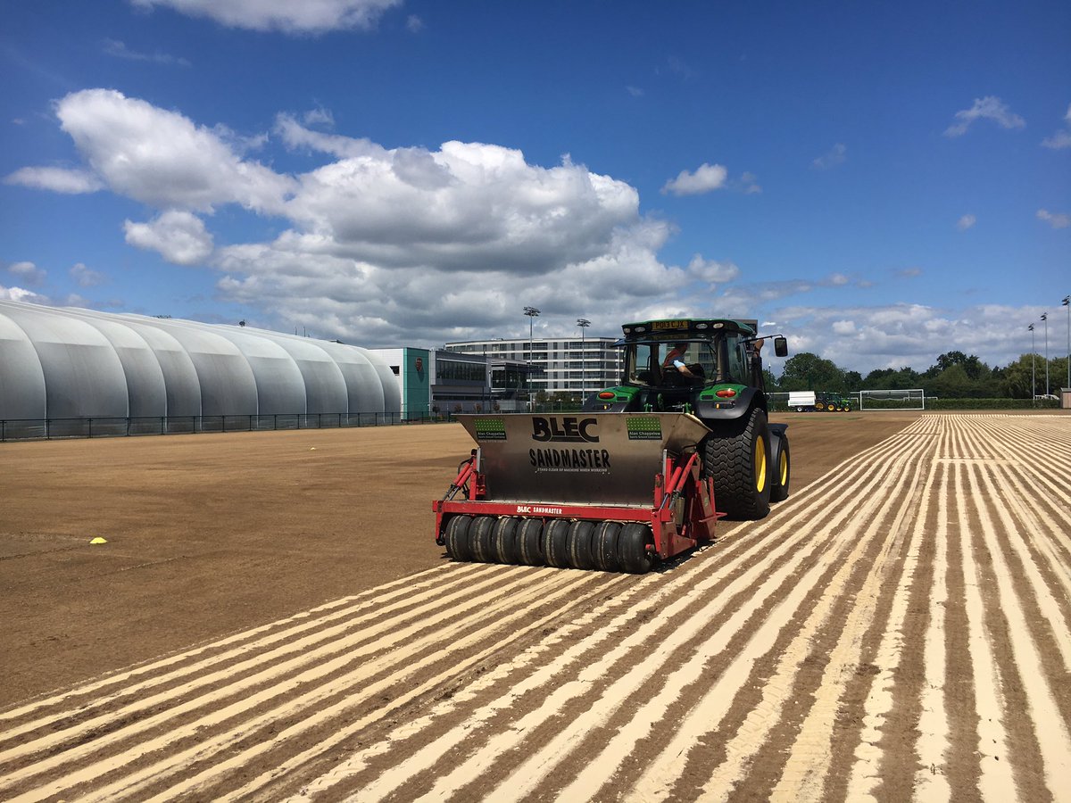 Nice day for a spot of sandmastering at arsenal academy. <a href="/Arsenal/">Arsenal</a> @BLEC_Redexim