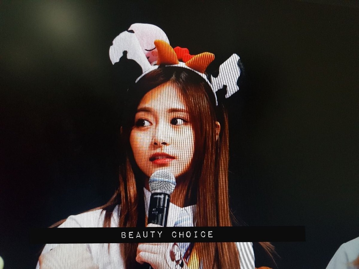 tzuyu_choice's tweet photo. 170607 상암팬싸인회 프리뷰
#쯔위 #TZUYU #트와이스 #TWICE

밥먹다가이제올려ㅠㅠㅠㅠㅠ
쯔위는 맛있는거 먹었니? https://t.co/Fvw8vHPIM1