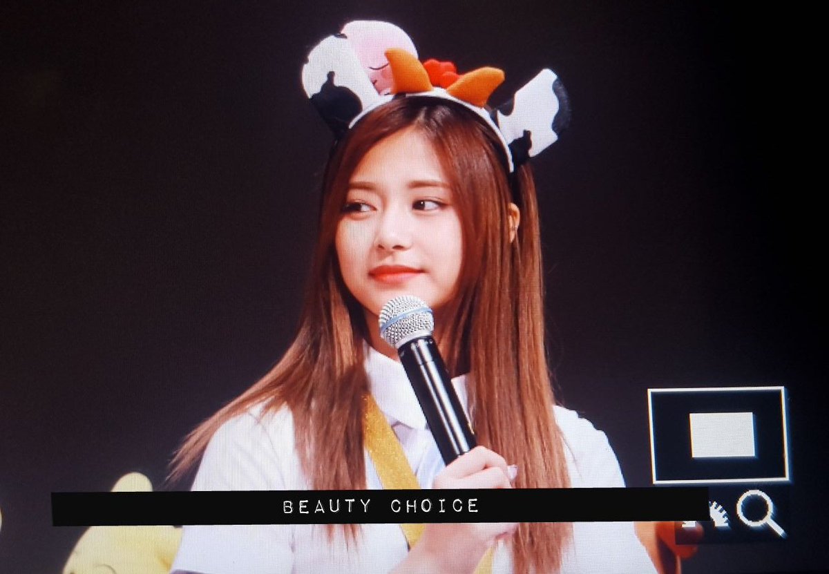 tzuyu_choice's tweet photo. 170607 상암팬싸인회 프리뷰
#쯔위 #TZUYU #트와이스 #TWICE

밥먹다가이제올려ㅠㅠㅠㅠㅠ
쯔위는 맛있는거 먹었니? https://t.co/Fvw8vHPIM1