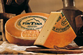 InnovateItaly's tweet photo. We are glad to announce that Cooperativa Produttori Latte e Fontina della Valle d'Aosta will be present at @FoodMattersLive #italiancheese https://t.co/74hSA4VXZ3