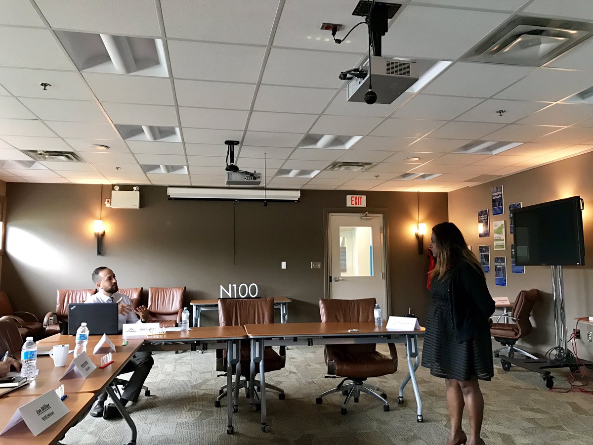 CFDCInterns2017's tweet photo. Nisha Sarveswaran, founder and CEO of @ambiencedata #boardsimulation #N1002017 https://t.co/NFBKVaHizX