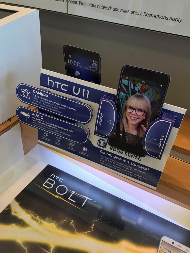 jayreid_hbv's tweet photo. Salute to #agentyeager from @HTCUSA for coming thru today and showing us the new #htu11 launching 6/9 #sprint https://t.co/NPM7e7egFV
