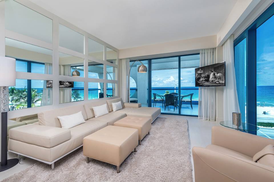 TheOceanFTL's tweet photo. The Ocean Resort Residences' balconies overlook the #AtlanticOcean, #Intracoastal and Downtown #FortLauderdale. #owndifferent #owntheocean https://t.co/UDBSUHqoA9