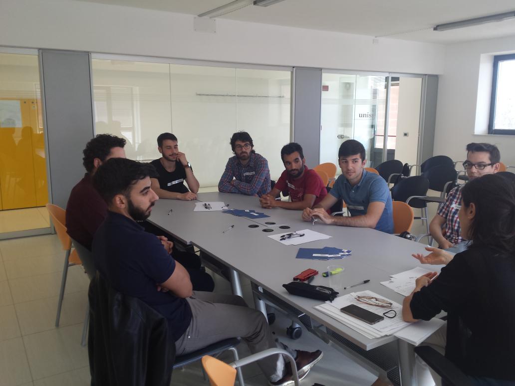 clabuniss's tweet photo. @unissTwit assessment #clabuniss2017 con @FHumanplus: chi sono gli80(su137 iscritti) che continueranno il percorso?! https://t.co/KJxIzfGPXh