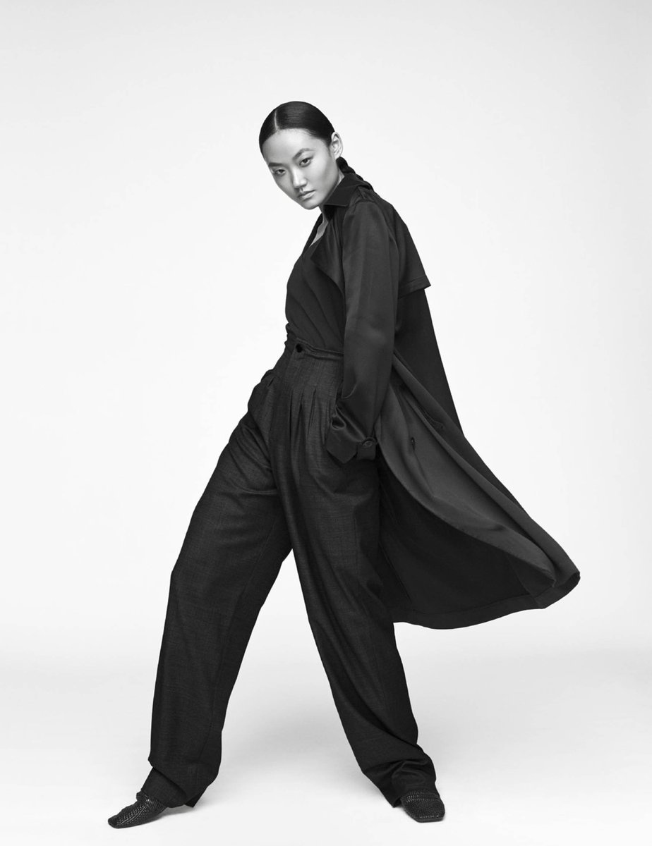 NewYorkModels's tweet photo. YIN/YANG ⚪️➕⚫️ #AshFoo plays Yin to #CheyeneCarty's Yang in stark black and white for @kinfolkmag No.24 by @ZoltanTombor #NYMMWomen https://t.co/vdDzWYDASW