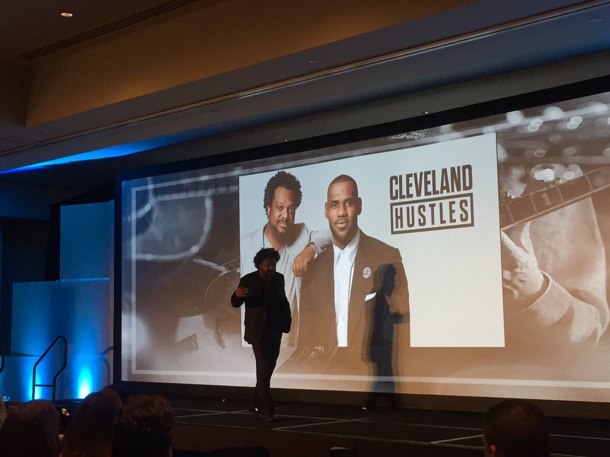 Selligent's tweet photo. "There is a delta of opportunity." @boughb presenting on #Hackonomy at #WhiskeyWisdom agency summit. https://t.co/vIu92SbNwo