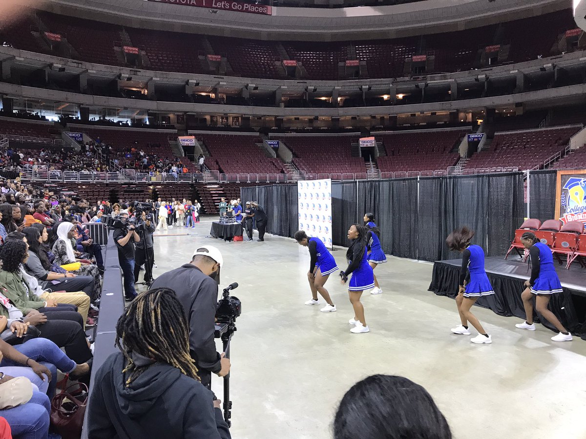 ReachHigher's tweet photo. We are here at the #ReachHigherPhilly #CollegeSigningDay. Tweets and pics coming your way! https://t.co/rZ3zldggNv