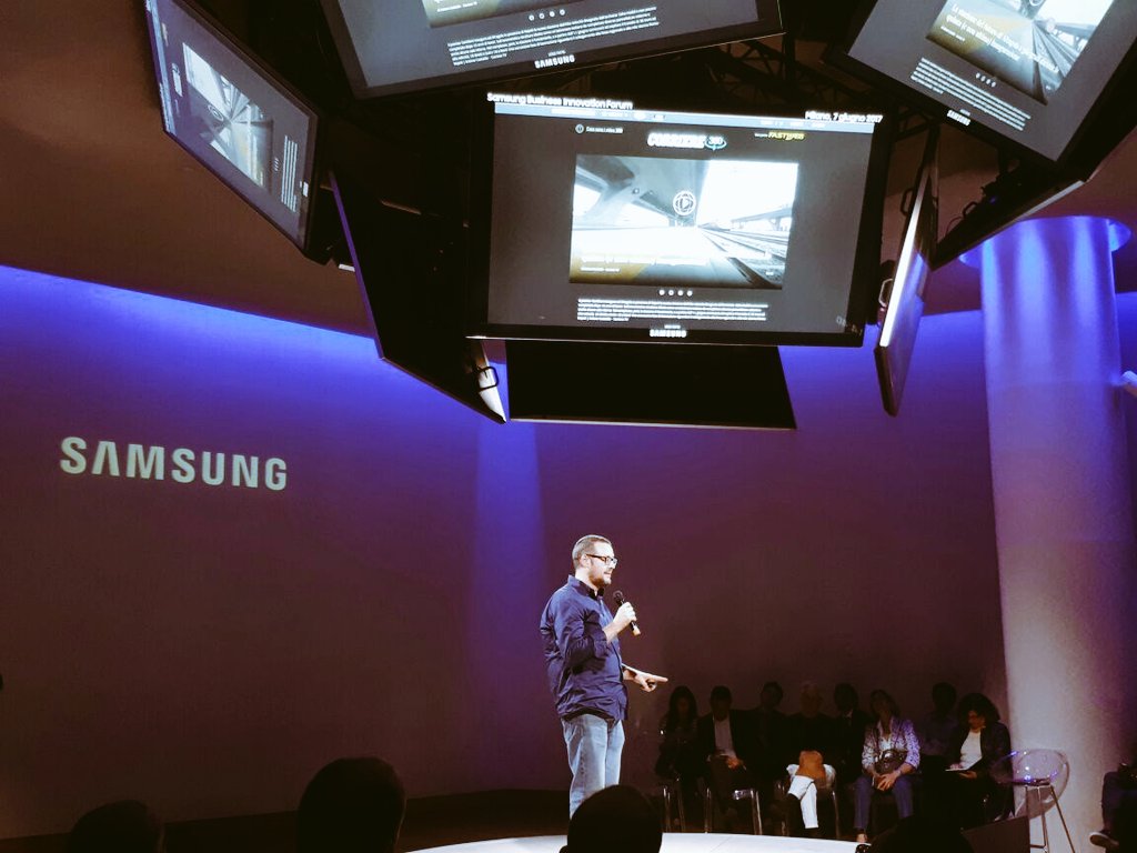 SamsungBizIT's tweet photo. #Gear360 e @Corriere: il racconto innovativo che proietta il lettore al centro della notizia #BusinessInnovationForum https://t.co/slQBPJCErk