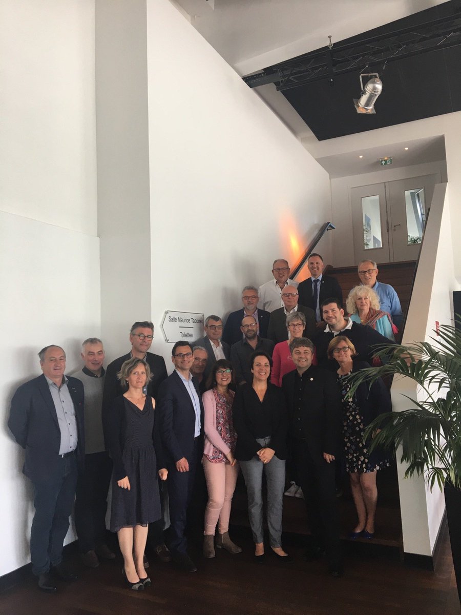 CDore76's tweet photo. Les élus @Artisanat76 construisent  le projet d’établissement des cfa. @ACanayer @firminlebodo
#ambition #artisanat #excellence https://t.co/20D5BbIn8s