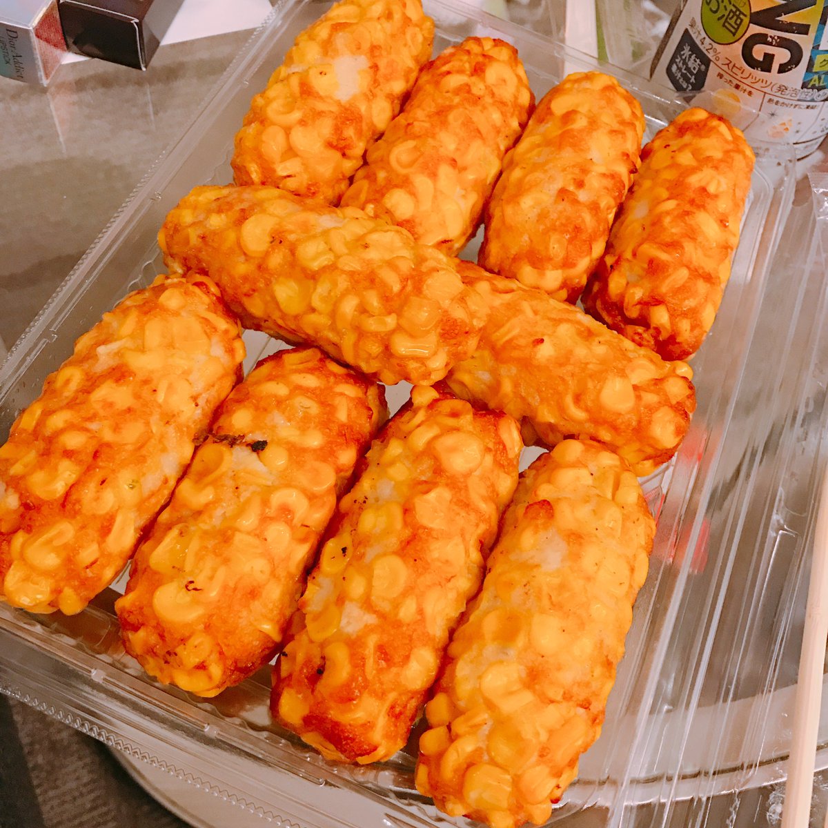 p3b_br's tweet photo. 도쿄 가시는 분 니혼바시 coredo 2관 지하1층의 玖子貴 여기서 이 어묵 꼭 먹었스면 조켓다...어묵이랑 옥수수랑 같이 튀긴건데 솔직히 진짜 맛있다 꼭 먹었스면... https://t.co/0wamnyoGsq