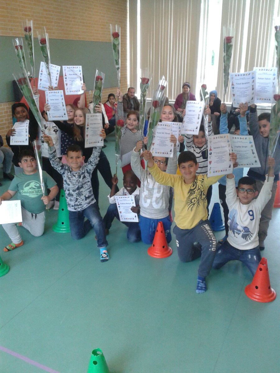PJ_Ateliers's tweet photo. Afsluiting van het Taalatelier groep 3/4 met het thema sprookjes @PausJoannes https://t.co/58VUAbeM0W