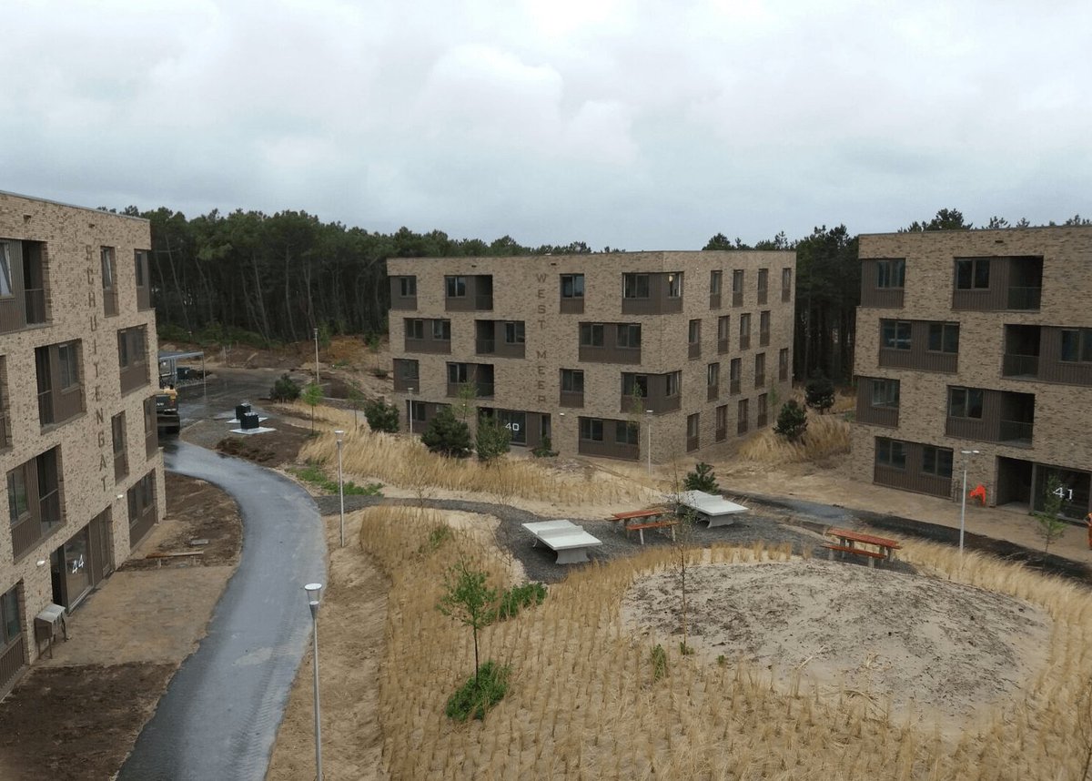 AbbinkWegenbouw's tweet photo. Oplevering #buitenterrein Campus Terschelling! Een bijzonder project i.o.v. #KoopmansBouw en #WoningstichtingDeVeste https://t.co/PHBTkEK9UT