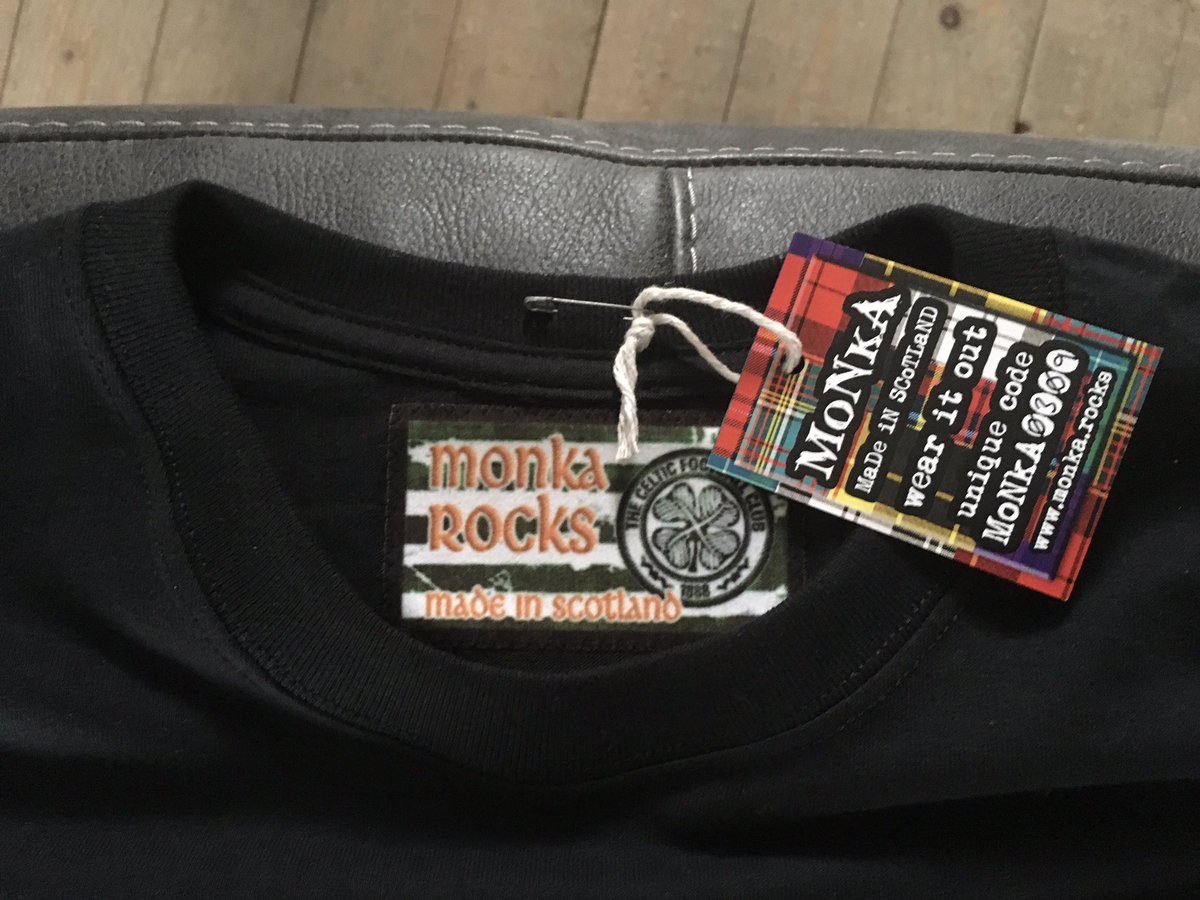 TaRtAnMoNkA's tweet photo. Custom made Celtic FC Invincibles 2017 tee shirt by MoNkARoCkS :) #CelticFC #madeinscotland #handmade #MoNkARoCkS #Monka #cooltshirt https://t.co/k0noYDZ2Px