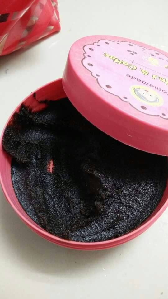 Iamaomam_'s tweet photo. ตัวช่วยขัดผิวใสยกให้ตัวนี้
เป็นสครับที่ละมุนนีมาก คือใช้ละผิวนุ่ม มาก รู้สึกผิวเนียนขึ้น แถมไม่บาดผิวเลย สมุนไพรไทยจริงๆ ชอบบ #howtoperfact https://t.co/bgbAdLSucI