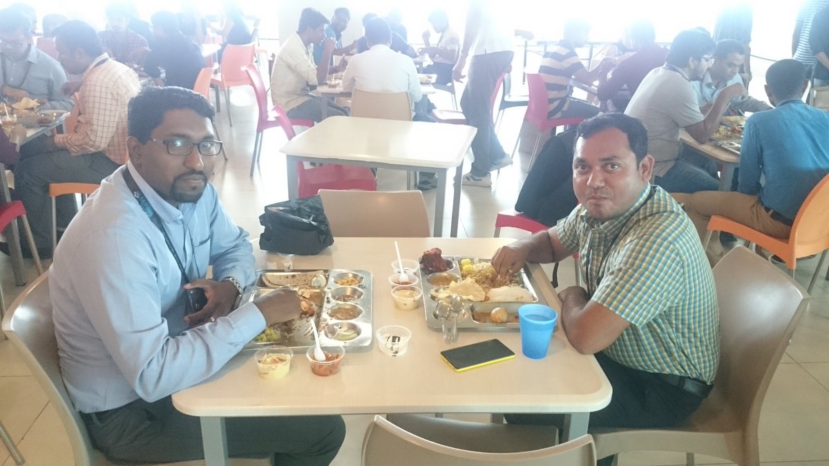 AnoopKumarPL's tweet photo. NothingBringsUsTogetherLikeCooking4TheTeam&EatingTogether #BangaloreWyders @LifeatMphasis #LifeatWyde @MphasisCareers @BenSubbarao @NamithaD https://t.co/nIcPvrFW5a