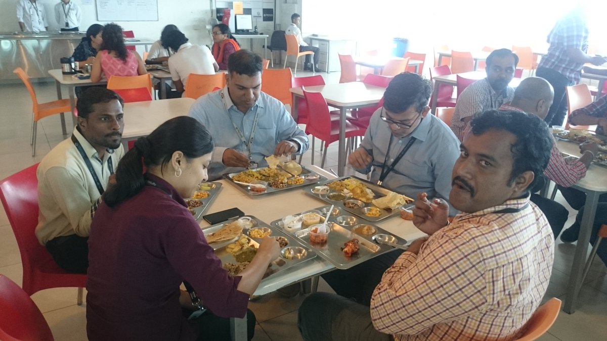 AnoopKumarPL's tweet photo. NothingBringsUsTogetherLikeCooking4TheTeam&EatingTogether #BangaloreWyders @LifeatMphasis #LifeatWyde @MphasisCareers @BenSubbarao @NamithaD https://t.co/nIcPvrFW5a