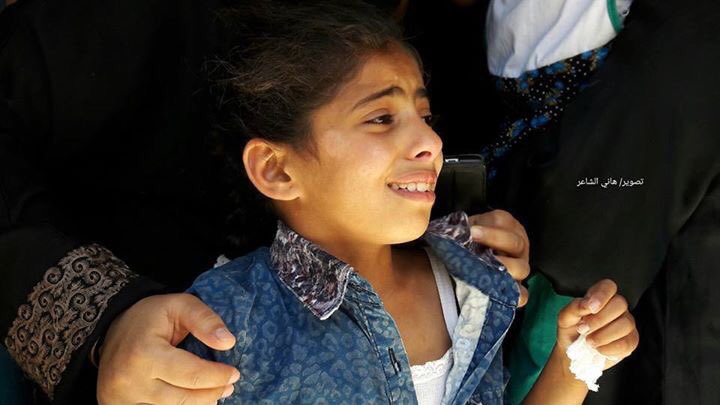 AbbsWinston's tweet photo. #Gaza: Daughter of Fadi Najjar, 36, crying &amp; screaming out during her dads funeral, " don't go &amp; leave me daddy." Israel murdered him y'day https://t.co/ZQkPTfVfIf