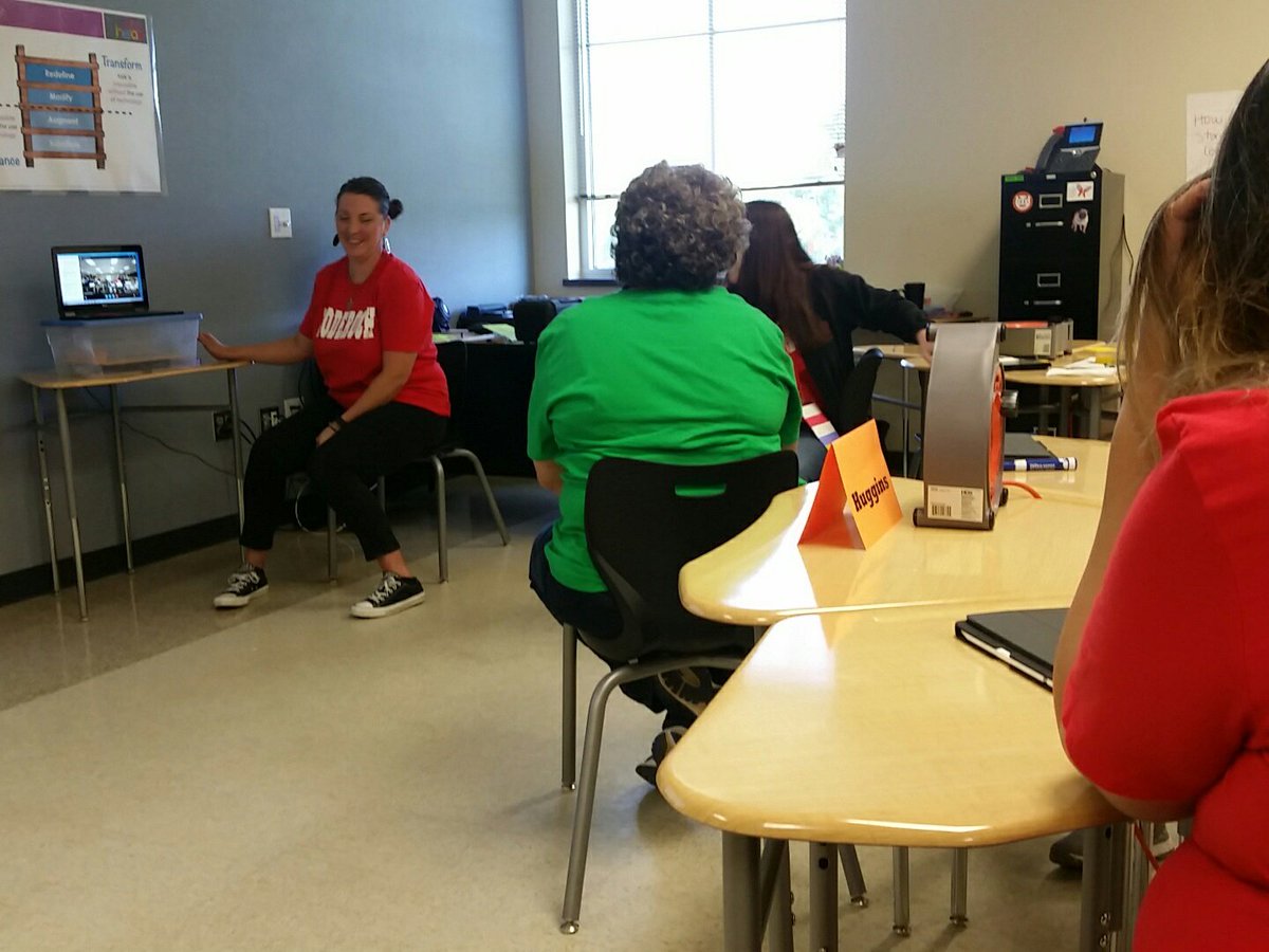 aking_02's tweet photo. Mystery skyping! #TeamLCISD https://t.co/sT01I4VhKD