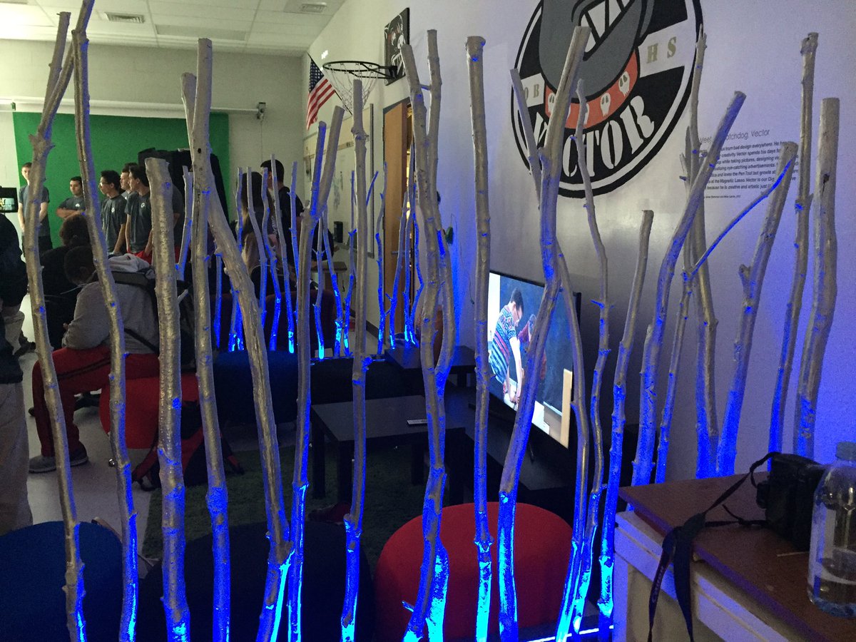 Dr_ScottCascone's tweet photo. Blown away by Mr. Cline, his Digital Creative team, Google like studio and the Bitbox stand up video game they created, phenomenal! https://t.co/fwV87cxDwV