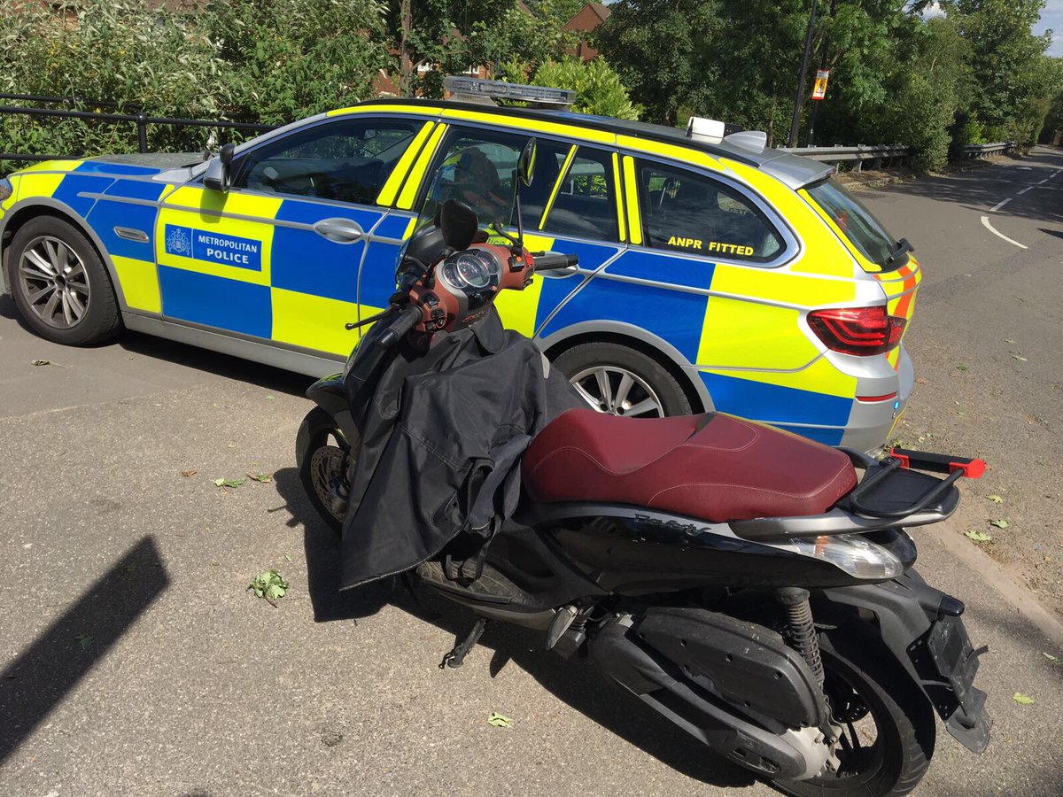 MPSHounslow's tweet photo. #ResponseTeamD chased down 3 bikes, 1 of them wasn't so lucky #Room4one https://t.co/H1Ei47IF0o