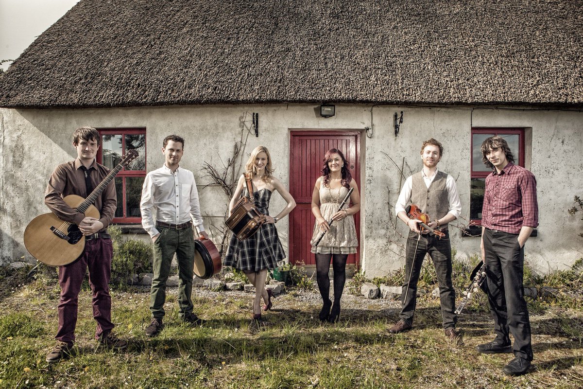 NeansaiCeolBinn's tweet photo. 7pm @RTERnaG @rte @ITMADublin Eilish O'Connor Full Set Nan Ghriallais Tony Mac Joe & @JoanieMadden Cathal McConnell #trad #ceoltraidisiunta https://t.co/EDAYoPU4US