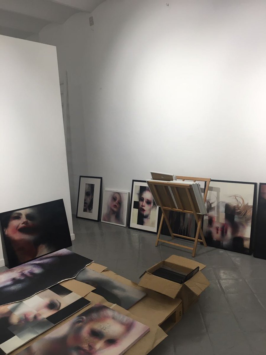 parione9's tweet photo. #art #marcorea #opening #workinprogress 
Manca solo un giorno all'inaugurazione di Destroy with care! 
#quasipronti #almostready! https://t.co/nkqJ7pUj8s