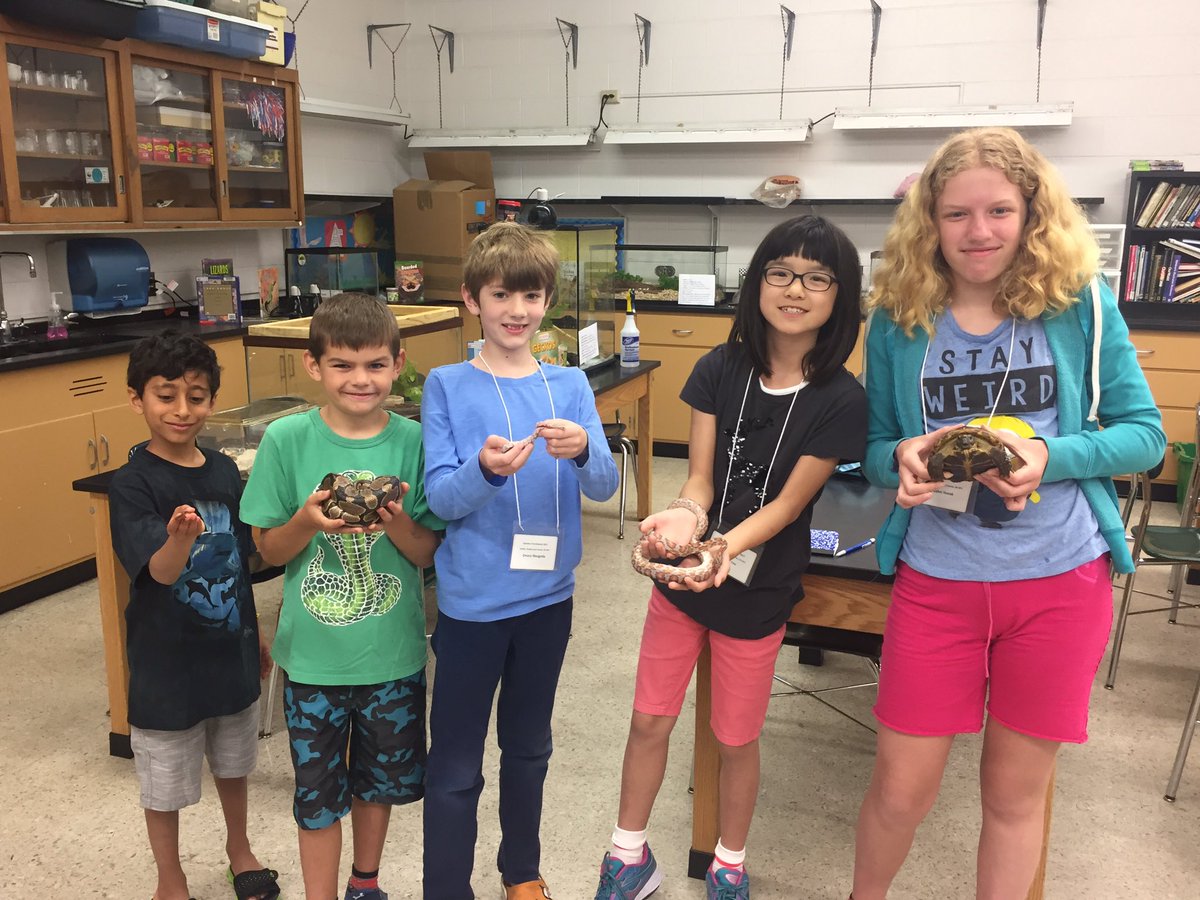 msmatson43085's tweet photo. We are loving learning about our reptile friends #ItsWorthIt #reptiles #WSEA https://t.co/UGYxTPSny8
