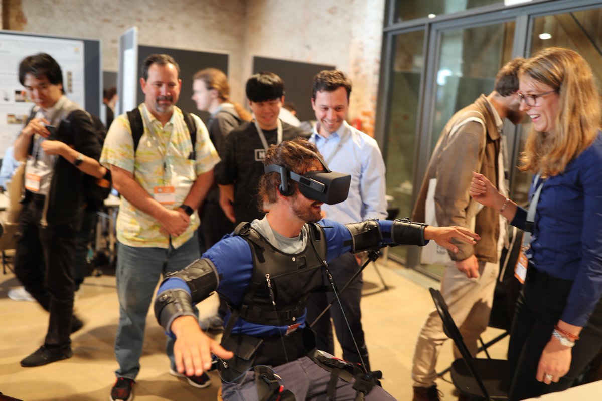 State of the art technology right at your finger tips: The #WHC2017 #Worldhaptics demo session.