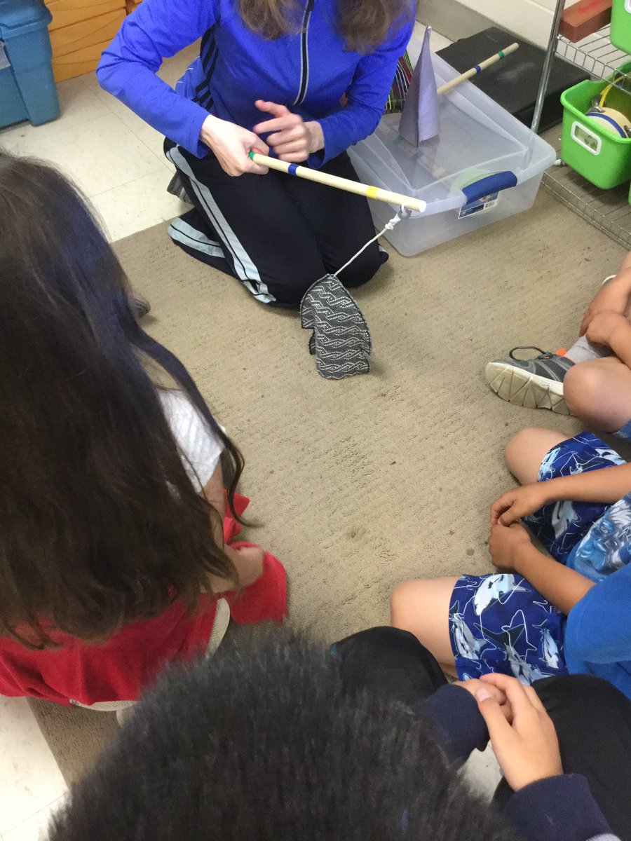 mrsmacrisclass's tweet photo. Grade 2s explored how simple machines make our lives easier! Thank you to @Sci_in_School https://t.co/SMrfQewGSk