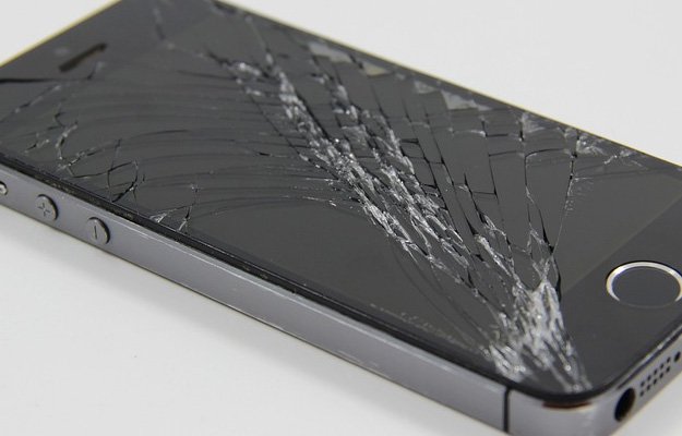 HotHardware's tweet photo. #Apple Staff Allegedly Caught Misleading Customers Over #iPhone #Error53 Repairs https://t.co/NDpU00gmrt via @HotHardware https://t.co/9Yq9hwNqKy