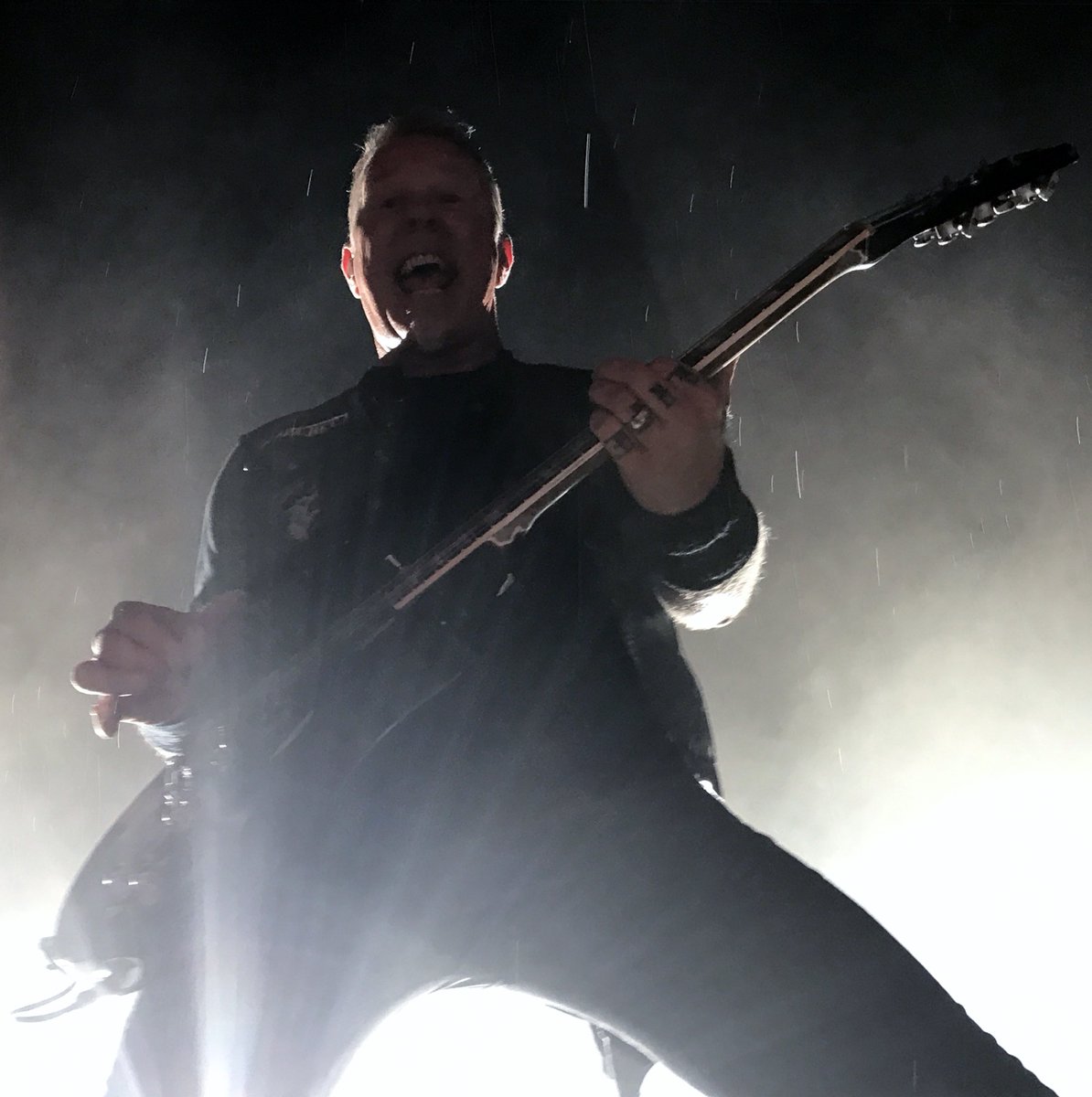 SoxsiderIL's tweet photo. Some photos I took of @Metallica in St. Louis. Safe to say my 20th show was extra special! #Metallica #MetinSTL #SnakePit #STL #BuschStadium https://t.co/gjnq8Jrj8I