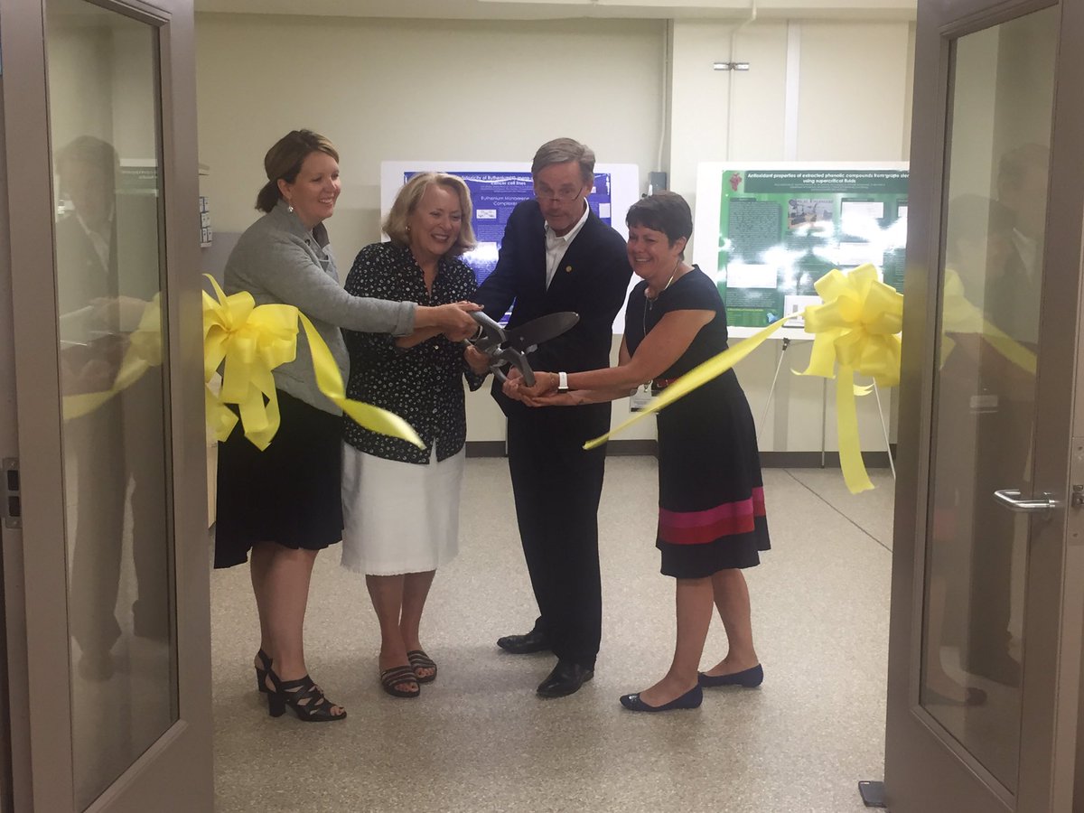 KetteringU's tweet photo. The Charles J. Strosacker Foundation Chemical Engineering lab is now officially open! https://t.co/2P02ujfBxL