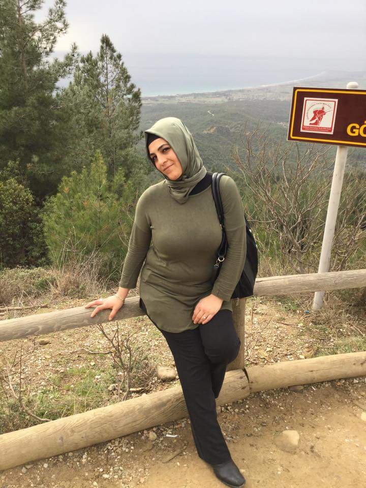 TÜRBANLI OROSPU TAM SİKİLİECEK KADIN #ENSEST #UNLUFRİKİK #PORNO #TURBANLİ #MİLF #HİJAB