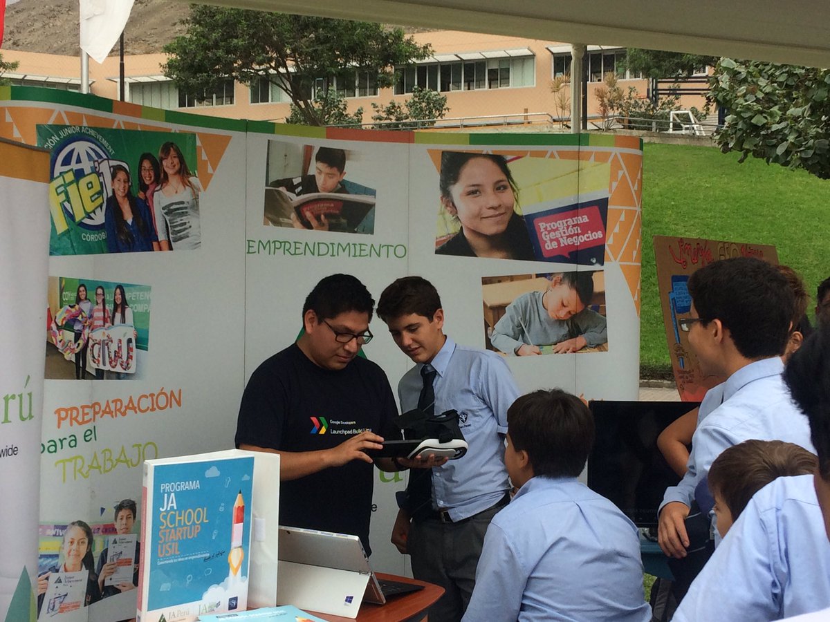 JA_Peru's tweet photo. @JA_Peru en la #FeriaTech del colegio @ColegioSanPedro #inspiringyouth https://t.co/Pb8m7SFsDu