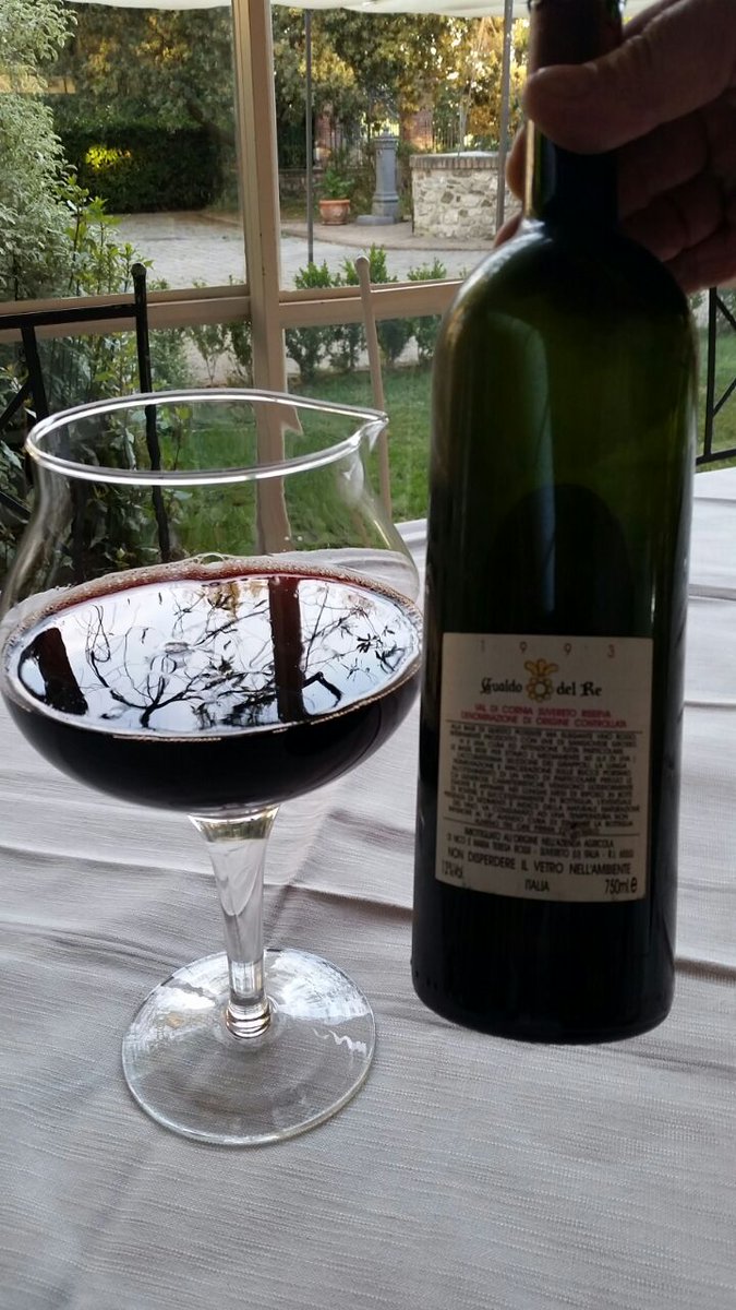 GualdoDelRe's tweet photo. Per una #degustazione verticale di Gualdo del Re #Sangiovese, a #Copenhagen, abbiamo fatto un test! sono semplicemente perfetti. https://t.co/aJszqnUNqI