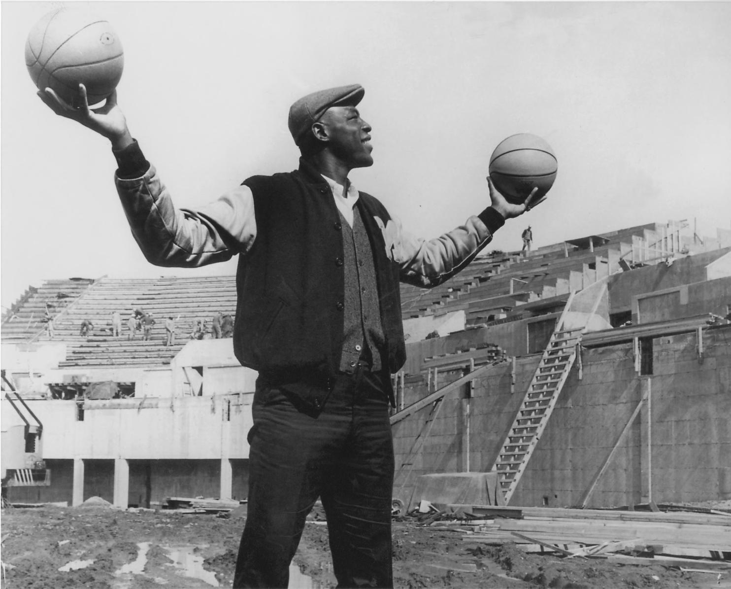 Happy birthday to U-M alum and great Cazzie Russell! 