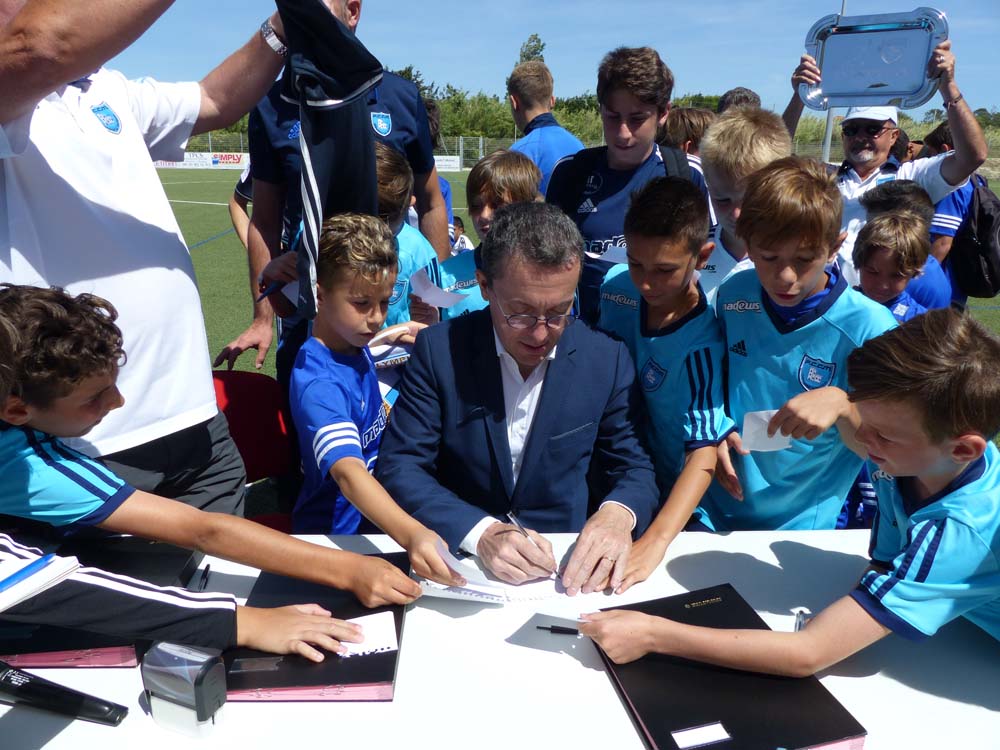FCCMfoot's tweet photo. Signature cet apm du partenariat @OM_Officiel-@FCCMfoot avec la présence @jheyraud https://t.co/spkvzf1ttq