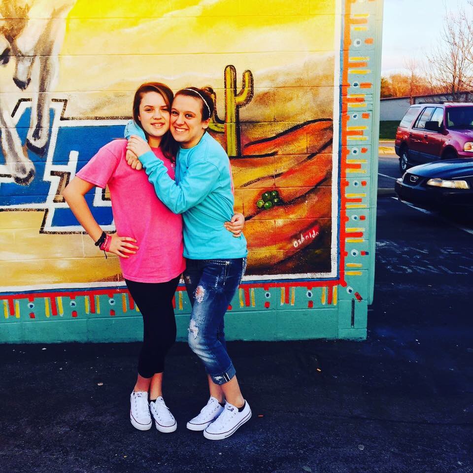 emberliemadison's tweet photo. this was soooo long ago😭 thank you for being there for me. love you long time kel❤️❤️ @_kelseylwilson https://t.co/oUdqC9QHBU
