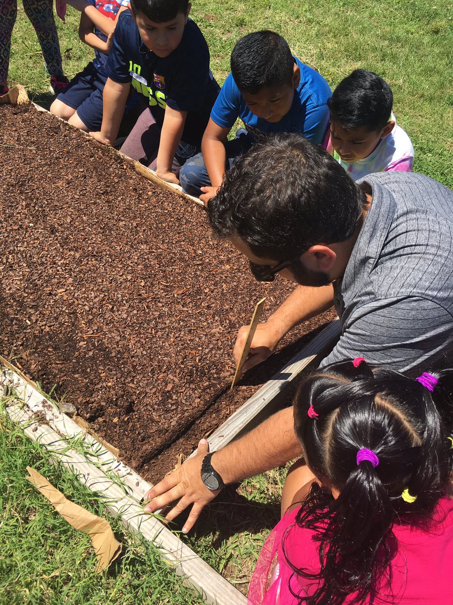 ReadWriteAway's tweet photo. @mrsaulscience using gardening to teach measurement. We're planting radish seeds to harvest by the end of @ReadtobeReadyTN! @WhitsittWildcat https://t.co/kYww6CLETc