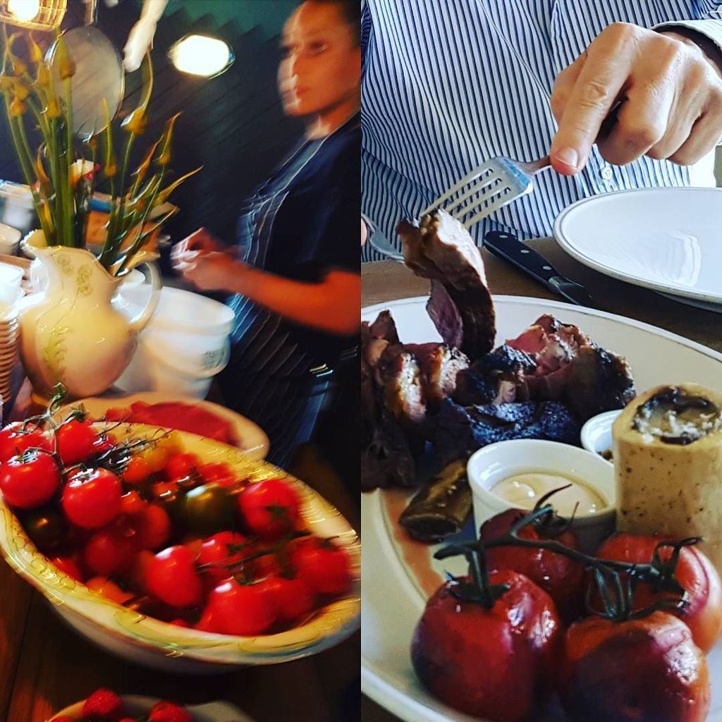 LevinWines's tweet photo. Working his magic. Rib of Beef #heirloom #tomatoes , fabulous lunch with great friends #themashinn #Radnage https://t.co/JSxu75zfpz https://t.co/zlpaRWWPRU