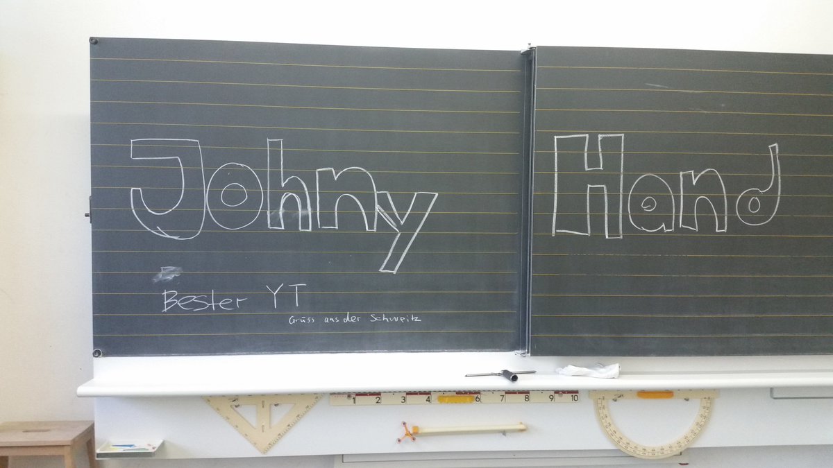 Deri_TV's tweet photo. @JohnnyHandcl  hi johnny hand  ich habe nach der schule etwas an die wandtafel gemald und ivh weiss dass man johnnyhand mit 2 n schreibt sry https://t.co/lKvIOaW1E1