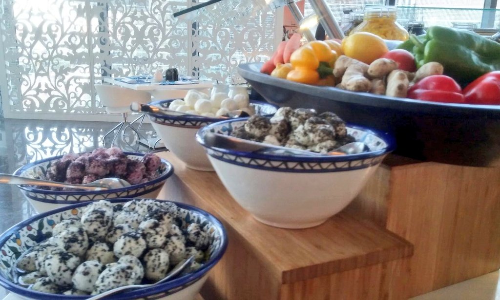 yznsawalha's tweet photo. Nothing better than having an Iftar at @AmmanRotana 

Wide variety of delicious dishes at threesixty

Photo credit @DinaBatayneh https://t.co/4G3MquTG3I
