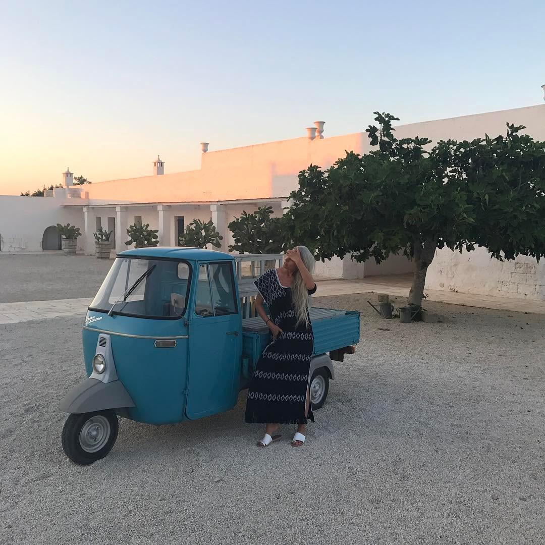 Hey Sarah, where d'you get your Pippa Holt kaftan? IT'S HERE: bit.ly/2sUvE4S